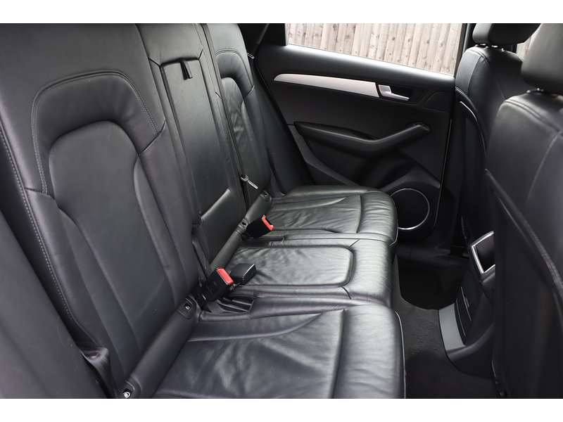 Audi 2.0 TFSI S line Special Edition SUV 5dr Petrol S Tronic quattro Euro 5 (211 ps) 72-74 Mitcham Road