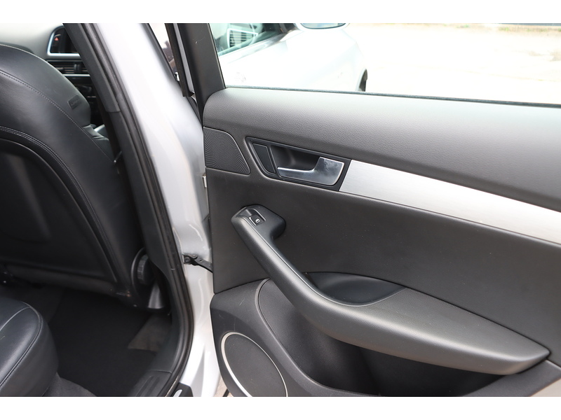 Audi 2.0 TFSI S line Special Edition SUV 5dr Petrol S Tronic quattro Euro 5 (211 ps) 72-74 Mitcham Road
