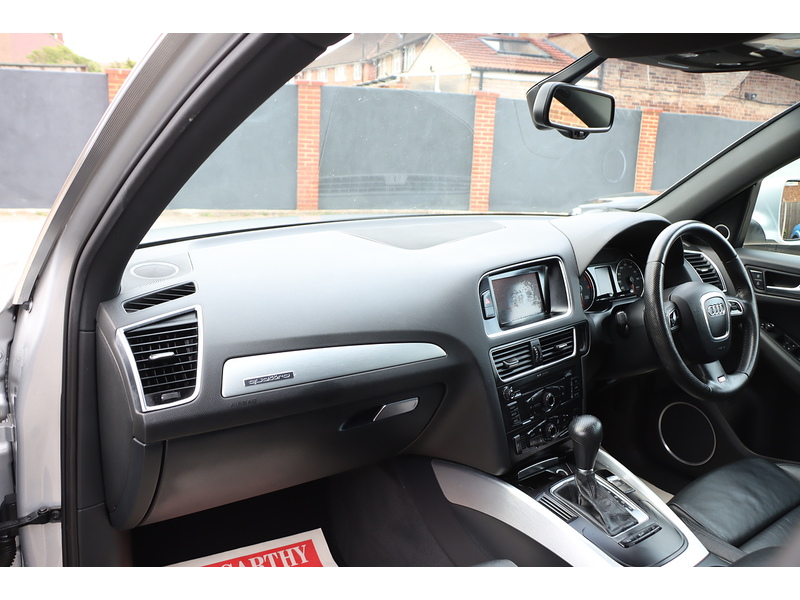 Audi 2.0 TFSI S line Special Edition SUV 5dr Petrol S Tronic quattro Euro 5 (211 ps) 72-74 Mitcham Road