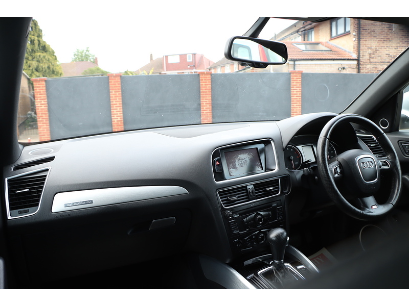 Audi 2.0 TFSI S line Special Edition SUV 5dr Petrol S Tronic quattro Euro 5 (211 ps) 72-74 Mitcham Road