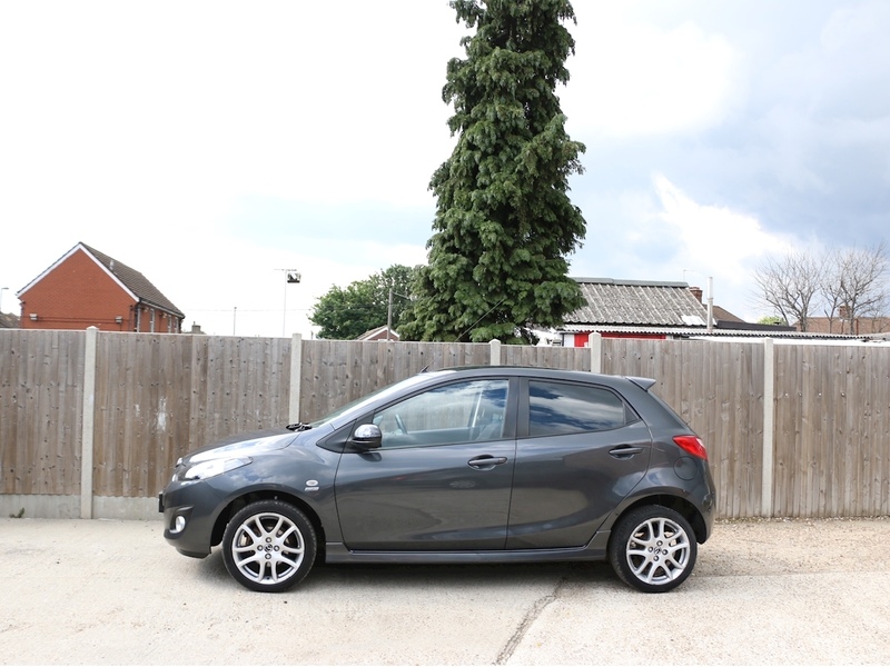 Mazda Venture Edition Hatchback 1.3 Manual Petrol SAT NAV 72-74 Mitcham Road