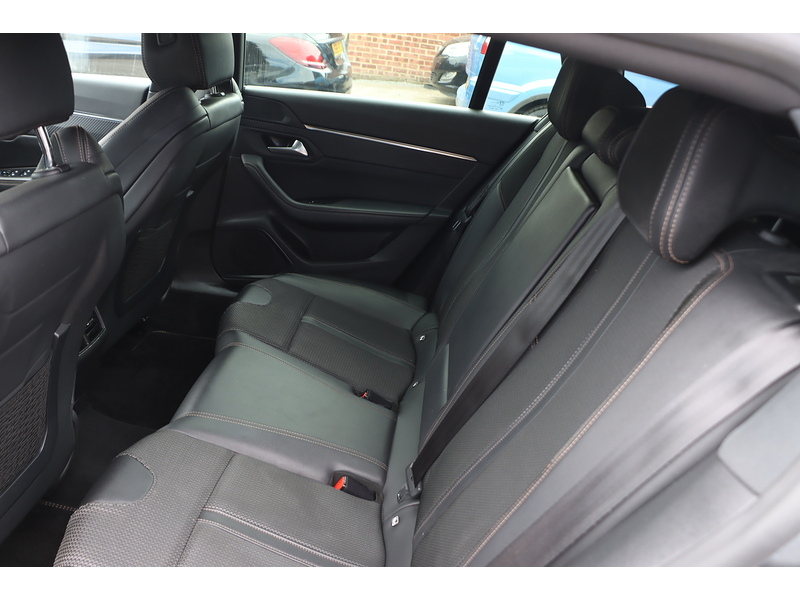 Peugeot 1.6 PURETECH GT LINE ESTATE 5DR PETROL EAT AUTO HEATED SEATS SAT NAV BLUETOOTH DAB STEREO APPLE CARPLAY REAR CAMERA PARKING AIDS ONLY 69000 MILES SH 72-74 Mitcham Road
