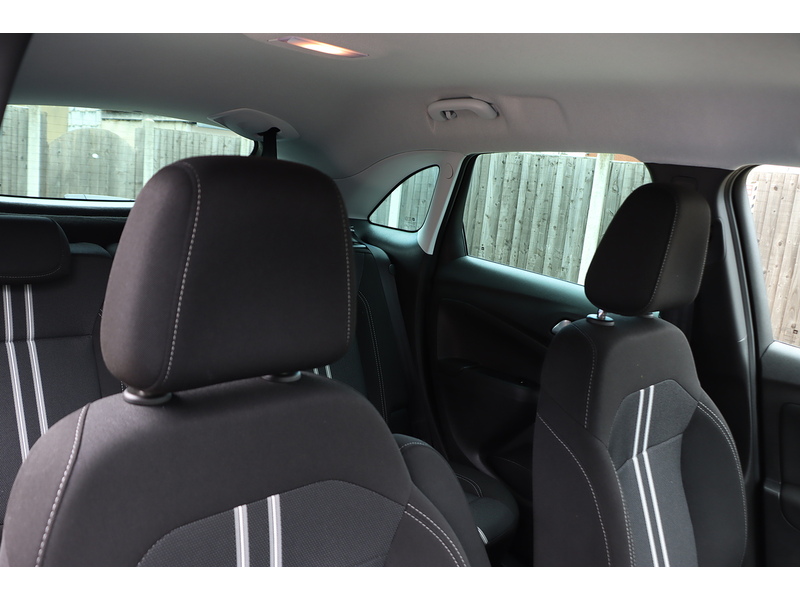 Vauxhall 1.2 TURBO GS SUV 5DR PETROL AUTO SATNAV BLUETOOTH DAB RADIO APPLE CARPLAY REAR CAMERA PARKING AIDS 1 OWNER FROM NEW ONLY 3500 MILES FSH NO ULEZ CHARGE 72-74 Mitcham Road