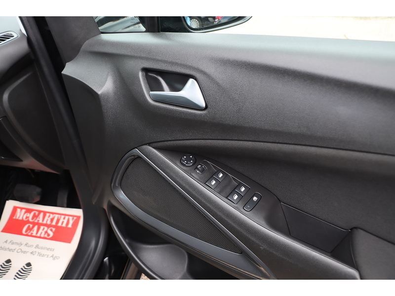 Vauxhall 1.2 TURBO GS SUV 5DR PETROL AUTO SATNAV BLUETOOTH DAB RADIO APPLE CARPLAY REAR CAMERA PARKING AIDS 1 OWNER FROM NEW ONLY 3500 MILES FSH NO ULEZ CHARGE 72-74 Mitcham Road