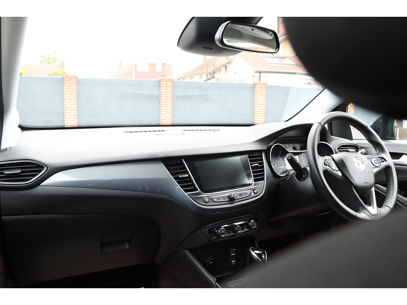 Vauxhall 1.2 TURBO GS SUV 5DR PETROL AUTO SATNAV BLUETOOTH DAB RADIO APPLE CARPLAY REAR CAMERA PARKING AIDS 1 OWNER FROM NEW ONLY 3500 MILES FSH NO ULEZ CHARGE 72-74 Mitcham Road