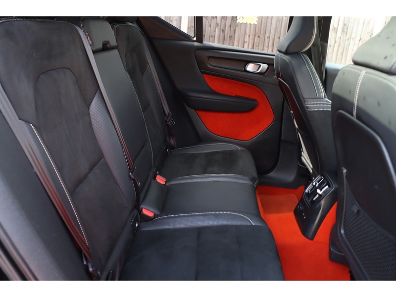 Volvo 1.5H T5 TWIN ENGINE RECHARGE 10.7KWH R-DESIGN SUV 5DR PETROL PLUG-IN HYBRID AUTO SUNROOF HEATED SEATS SATNAV BLUETOOTH APPLE CARPLAY JUST 2 OWNERS FSH 72-74 Mitcham Road