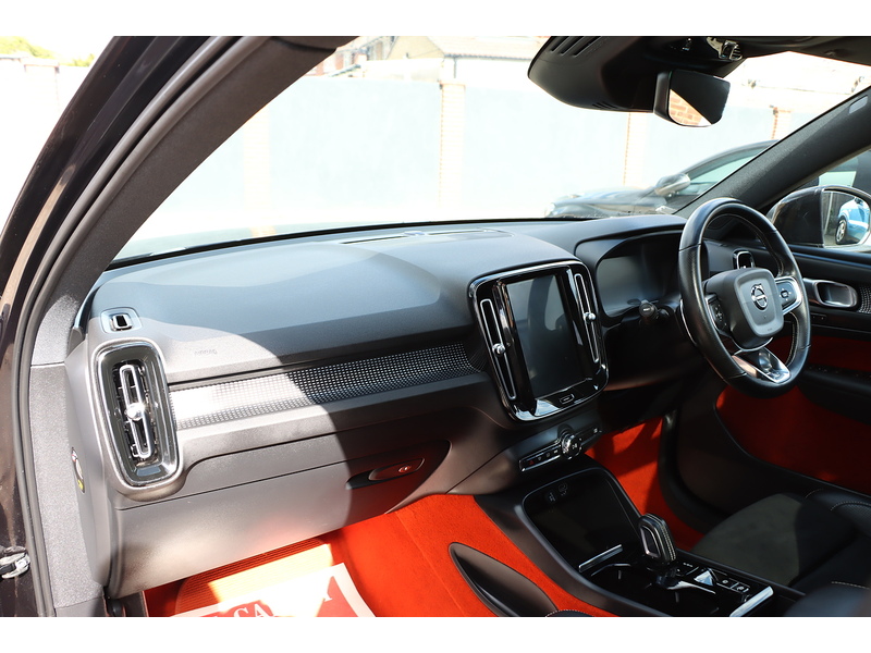 Volvo 1.5H T5 TWIN ENGINE RECHARGE 10.7KWH R-DESIGN SUV 5DR PETROL PLUG-IN HYBRID AUTO SUNROOF HEATED SEATS SATNAV BLUETOOTH APPLE CARPLAY JUST 2 OWNERS FSH 72-74 Mitcham Road