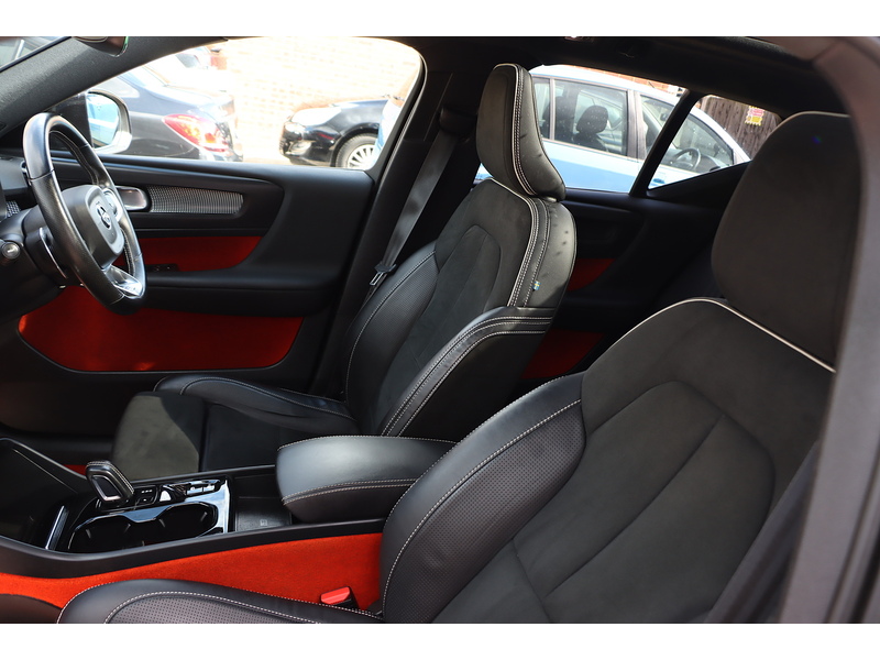 Volvo 1.5H T5 TWIN ENGINE RECHARGE 10.7KWH R-DESIGN SUV 5DR PETROL PLUG-IN HYBRID AUTO SUNROOF HEATED SEATS SATNAV BLUETOOTH APPLE CARPLAY JUST 2 OWNERS FSH 72-74 Mitcham Road