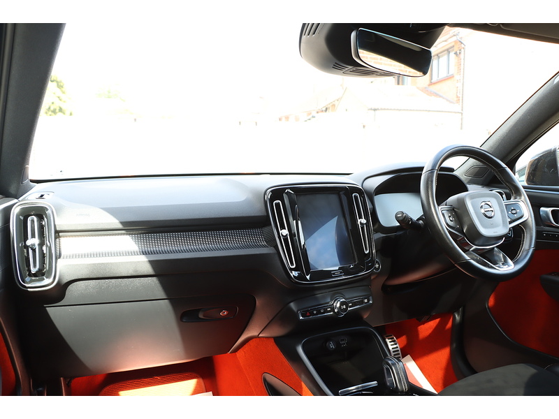 Volvo 1.5H T5 TWIN ENGINE RECHARGE 10.7KWH R-DESIGN SUV 5DR PETROL PLUG-IN HYBRID AUTO SUNROOF HEATED SEATS SATNAV BLUETOOTH APPLE CARPLAY JUST 2 OWNERS FSH 72-74 Mitcham Road