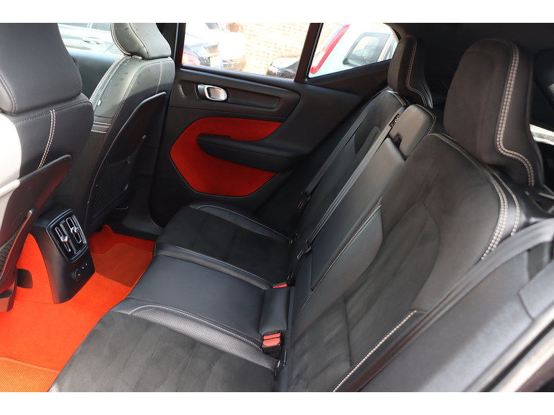 Volvo 1.5H T5 TWIN ENGINE RECHARGE 10.7KWH R-DESIGN SUV 5DR PETROL PLUG-IN HYBRID AUTO SUNROOF HEATED SEATS SATNAV BLUETOOTH APPLE CARPLAY JUST 2 OWNERS FSH 72-74 Mitcham Road