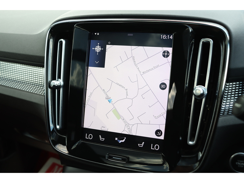 Volvo 1.5H T5 TWIN ENGINE RECHARGE 10.7KWH R-DESIGN SUV 5DR PETROL PLUG-IN HYBRID AUTO SUNROOF HEATED SEATS SATNAV BLUETOOTH APPLE CARPLAY JUST 2 OWNERS FSH 72-74 Mitcham Road