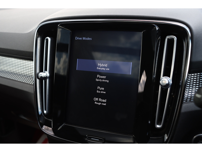 Volvo 1.5H T5 TWIN ENGINE RECHARGE 10.7KWH R-DESIGN SUV 5DR PETROL PLUG-IN HYBRID AUTO SUNROOF HEATED SEATS SATNAV BLUETOOTH APPLE CARPLAY JUST 2 OWNERS FSH 72-74 Mitcham Road