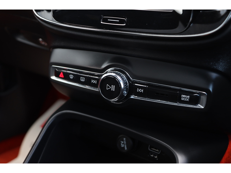 Volvo 1.5H T5 TWIN ENGINE RECHARGE 10.7KWH R-DESIGN SUV 5DR PETROL PLUG-IN HYBRID AUTO SUNROOF HEATED SEATS SATNAV BLUETOOTH APPLE CARPLAY JUST 2 OWNERS FSH 72-74 Mitcham Road