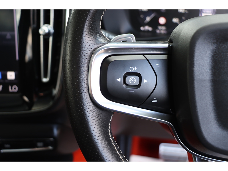 Volvo 1.5H T5 TWIN ENGINE RECHARGE 10.7KWH R-DESIGN SUV 5DR PETROL PLUG-IN HYBRID AUTO SUNROOF HEATED SEATS SATNAV BLUETOOTH APPLE CARPLAY JUST 2 OWNERS FSH 72-74 Mitcham Road