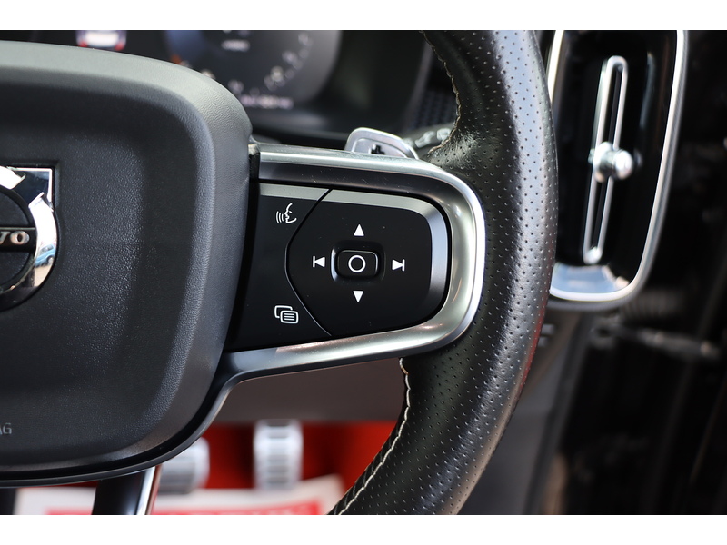 Volvo 1.5H T5 TWIN ENGINE RECHARGE 10.7KWH R-DESIGN SUV 5DR PETROL PLUG-IN HYBRID AUTO SUNROOF HEATED SEATS SATNAV BLUETOOTH APPLE CARPLAY JUST 2 OWNERS FSH 72-74 Mitcham Road