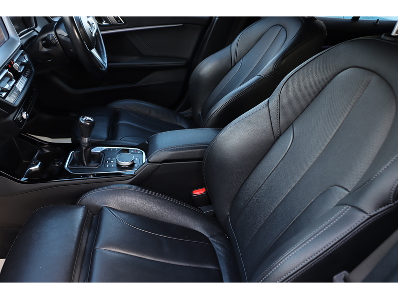 BMW 1.5 M SPORT 5DR HATCHBACK PETROL MANUAL HEATED SEATS SAT NAV BLUETOOTH DAB STEREO APPLE CARPLAY REAR CAMERA PARKING AIDS 2 OWNERS ONLY 49000 MILES FSH 72-74 Mitcham Road
