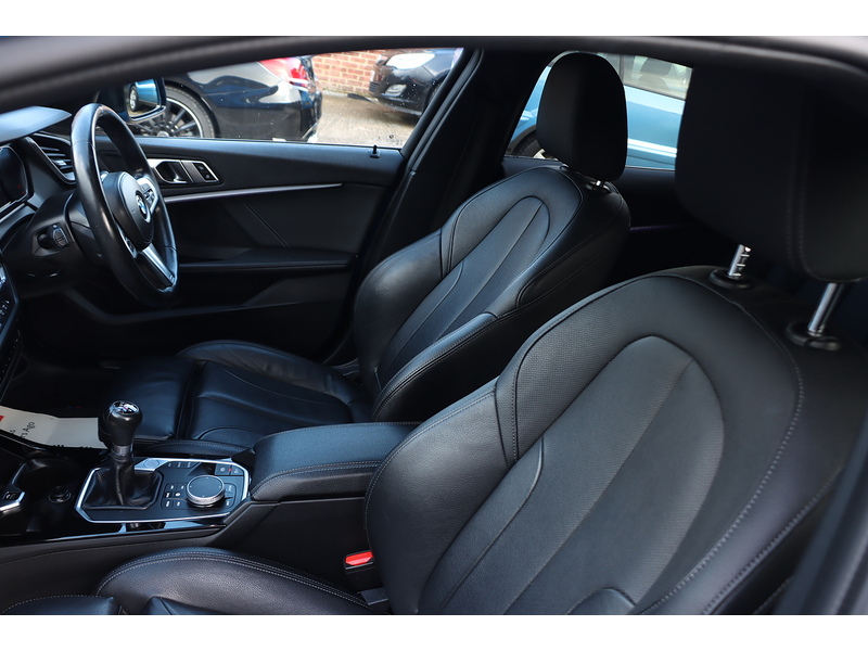 BMW 1.5 M SPORT 5DR HATCHBACK PETROL MANUAL HEATED SEATS SAT NAV BLUETOOTH DAB STEREO APPLE CARPLAY REAR CAMERA PARKING AIDS 2 OWNERS ONLY 49000 MILES FSH 72-74 Mitcham Road