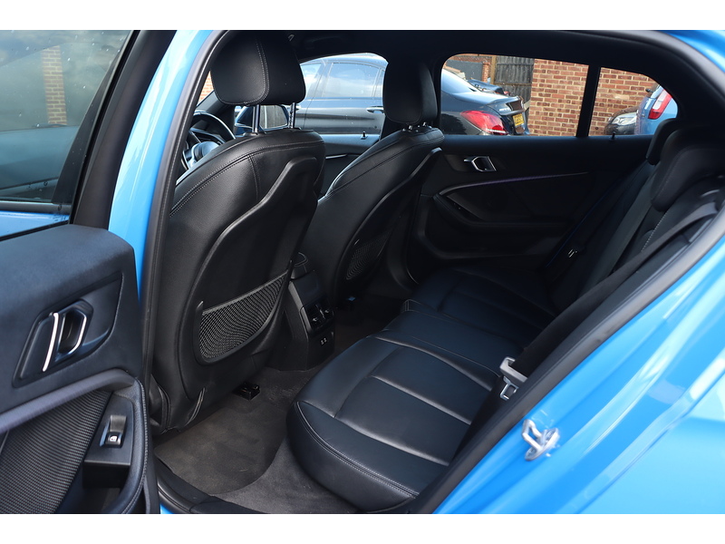 BMW 1.5 M SPORT 5DR HATCHBACK PETROL MANUAL HEATED SEATS SAT NAV BLUETOOTH DAB STEREO APPLE CARPLAY REAR CAMERA PARKING AIDS 2 OWNERS ONLY 49000 MILES FSH 72-74 Mitcham Road