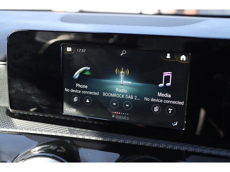 Mercedes-Benz A180 1.3 SE HATCHBACK 5DR PETROL 7G-DCT AUTO HEATED SEATS SAT NAV BLUETOOTH DAB STEREO REAR CAMERA PARKING AIDS 1 OWNER FROM NEW ONLY 64000 MILES FSH 72-74 Mitcham Road