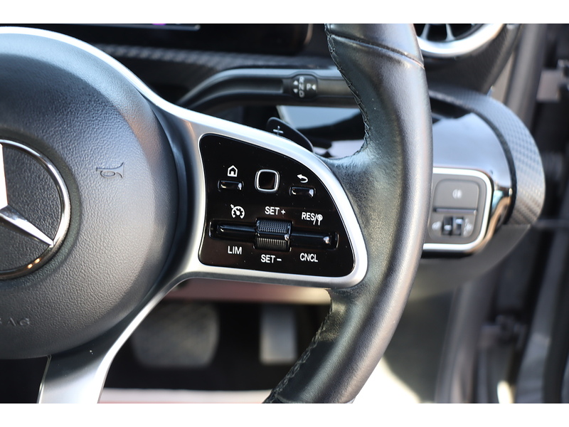 Mercedes-Benz A180 1.3 SE HATCHBACK 5DR PETROL 7G-DCT AUTO HEATED SEATS SAT NAV BLUETOOTH DAB STEREO REAR CAMERA PARKING AIDS 1 OWNER FROM NEW ONLY 64000 MILES FSH 72-74 Mitcham Road