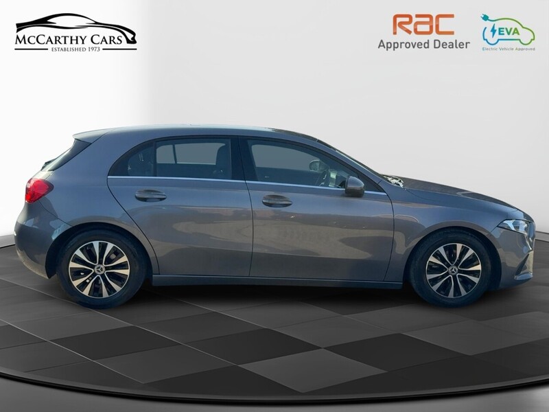 Mercedes-Benz A180 1.3 SE HATCHBACK 5DR PETROL 7G-DCT AUTO HEATED SEATS SAT NAV BLUETOOTH DAB STEREO REAR CAMERA PARKING AIDS 1 OWNER FROM NEW ONLY 64000 MILES FSH 72-74 Mitcham Road