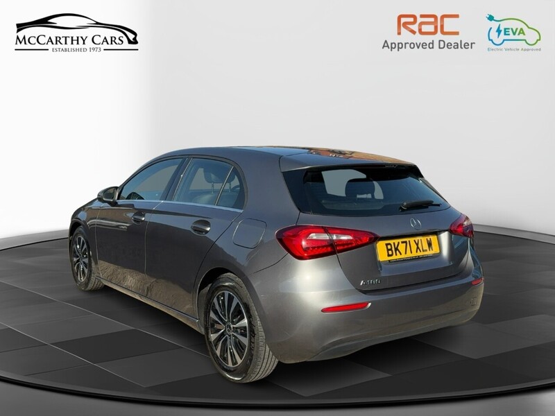 Mercedes-Benz A180 1.3 SE HATCHBACK 5DR PETROL 7G-DCT AUTO HEATED SEATS SAT NAV BLUETOOTH DAB STEREO REAR CAMERA PARKING AIDS 1 OWNER FROM NEW ONLY 64000 MILES FSH 72-74 Mitcham Road