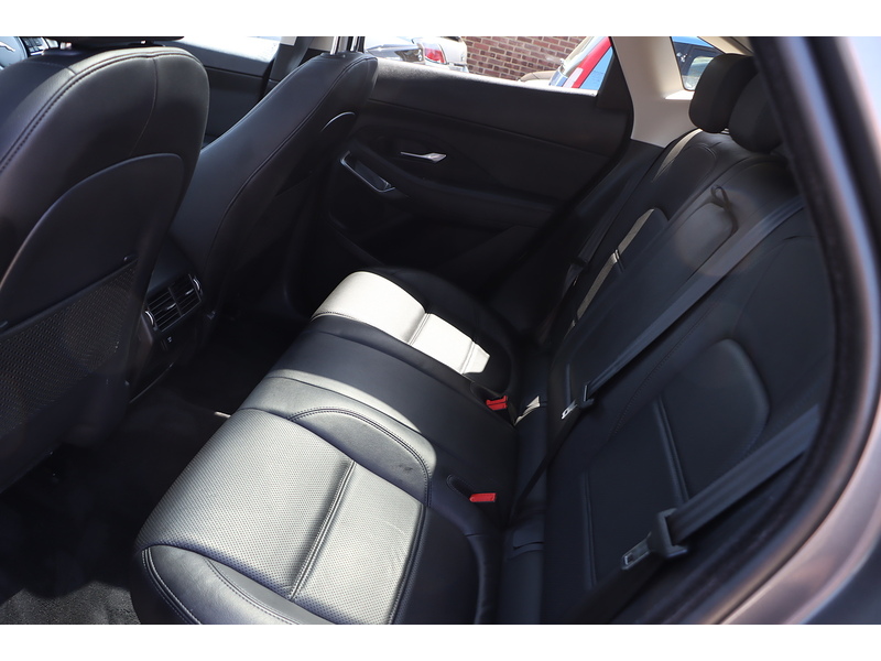 Jaguar 2.0 P250 S SUV 5DR PETROL AWD AUTO PAN ROOF HEATED SEATS SAT NAV BLUETOOTH APPLE CARPLAY REAR CAMERA PARKING AIDS 2 OWNERS 65000 MILES FSH 7 SERVICES 92-96 Mitcham Road