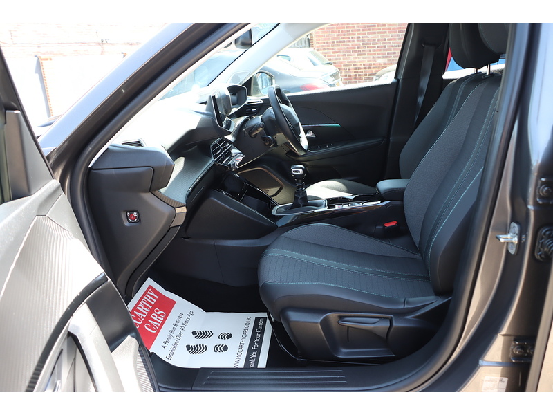 Peugeot 1.2 PURETECH ALLURE PREMIUM SUV 5DR PETROL MANUAL SAT NAV BLUETOOTH DAB STEREO APPLE CARPLAY REAR CAMERA PARKING AIDS 1 OWNER FROM NEW 60000 MILES SH 72-74 Mitcham Road