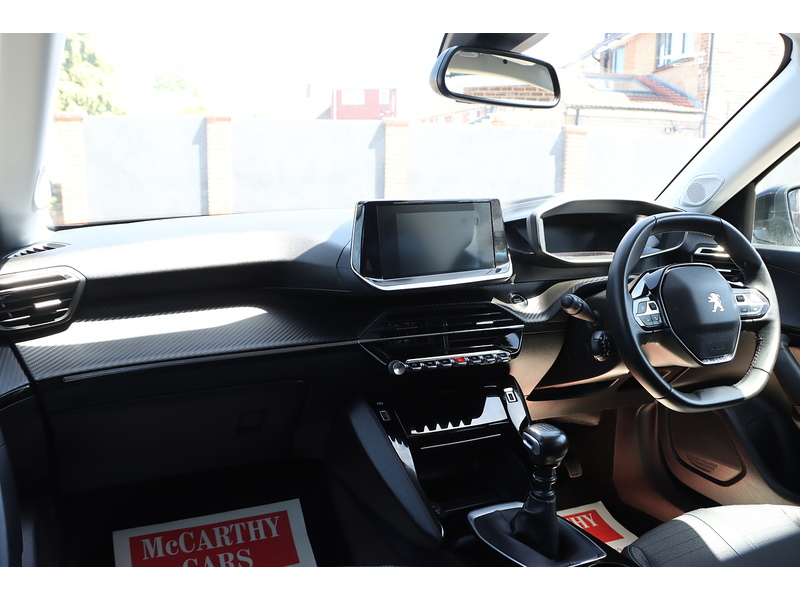 Peugeot 1.2 PURETECH ALLURE PREMIUM SUV 5DR PETROL MANUAL SAT NAV BLUETOOTH DAB STEREO APPLE CARPLAY REAR CAMERA PARKING AIDS 1 OWNER FROM NEW 60000 MILES SH 72-74 Mitcham Road