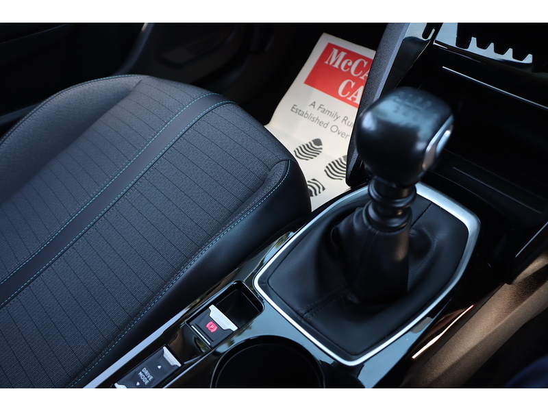 Peugeot 1.2 PURETECH ALLURE PREMIUM SUV 5DR PETROL MANUAL SAT NAV BLUETOOTH DAB STEREO APPLE CARPLAY REAR CAMERA PARKING AIDS 1 OWNER FROM NEW 60000 MILES SH 72-74 Mitcham Road