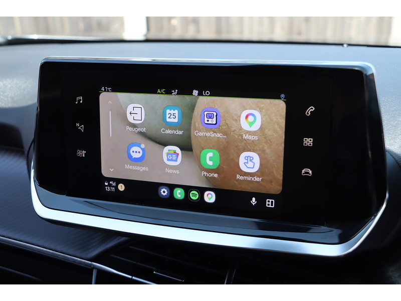 Peugeot 1.2 PURETECH ALLURE PREMIUM SUV 5DR PETROL MANUAL SAT NAV BLUETOOTH DAB STEREO APPLE CARPLAY REAR CAMERA PARKING AIDS 1 OWNER FROM NEW 60000 MILES SH 72-74 Mitcham Road