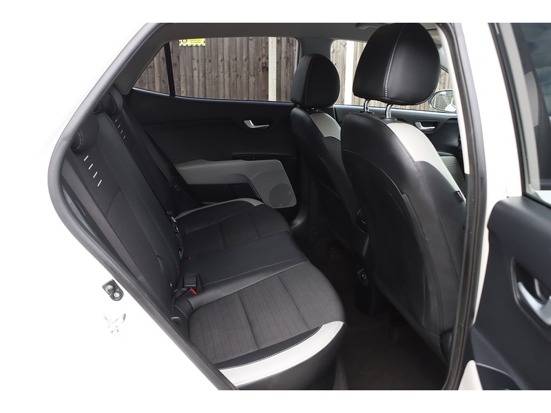 Kia 1.0 T-GDI 3 SUV 5DR PETROL DCT AUTO SATNAV BLUETOOTH DAB RADIO APPLE CARPLAY AUX/USB INPUT REAR CAMERA PARKING AIDS ONLY 54000 MILES SH NO ULEZ CHARGE 92-96 Mitcham Road