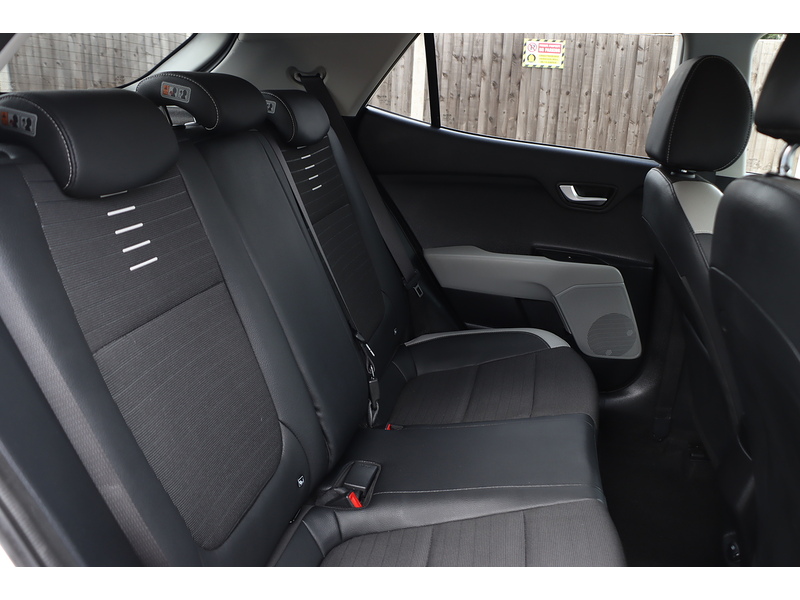 Kia 1.0 T-GDI 3 SUV 5DR PETROL DCT AUTO SATNAV BLUETOOTH DAB RADIO APPLE CARPLAY AUX/USB INPUT REAR CAMERA PARKING AIDS ONLY 54000 MILES SH NO ULEZ CHARGE 92-96 Mitcham Road