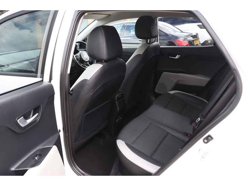 Kia 1.0 T-GDI 3 SUV 5DR PETROL DCT AUTO SATNAV BLUETOOTH DAB RADIO APPLE CARPLAY AUX/USB INPUT REAR CAMERA PARKING AIDS ONLY 54000 MILES SH NO ULEZ CHARGE 92-96 Mitcham Road