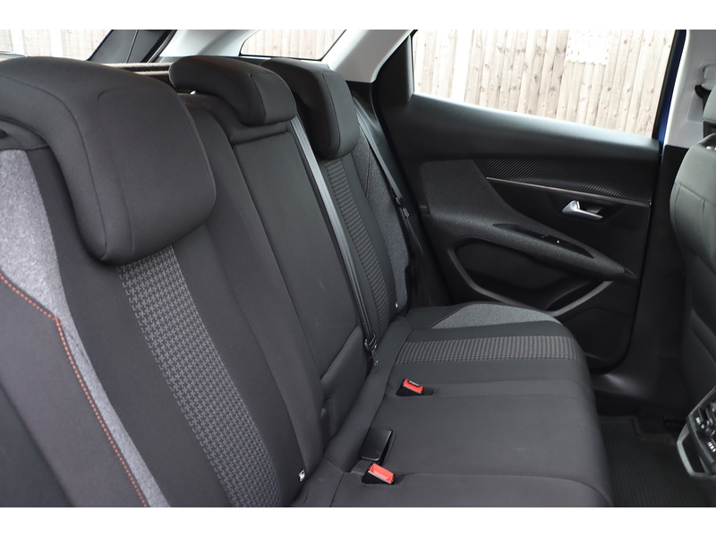 Peugeot 1.2 PURETECH ACTIVE SUV 5DR PETROL MANUAL SAT NAV BLUETOOTH DAB STEREO APPLE CARPLAY PARKING AIDS 2 OWNERS 75000 MILES FSH 7 SERVICES NO ULEZ CHARGE 72-74 Mitcham Road