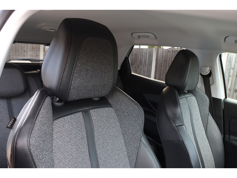 Peugeot 1.2 PURETECH ALLURE SUV 5DR PETROL MANUAL SAT NAV BLUETOOTH DAB STEREO APPLE CARPLAY REAR CAMERA WITH PARKING AIDS JUST 2 OWNERS ONLY 78000 MILES SH 72-74 Mitcham Road