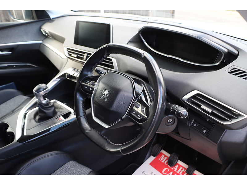 Peugeot 1.2 PURETECH ALLURE SUV 5DR PETROL MANUAL SAT NAV BLUETOOTH DAB STEREO APPLE CARPLAY REAR CAMERA WITH PARKING AIDS JUST 2 OWNERS ONLY 78000 MILES SH 72-74 Mitcham Road