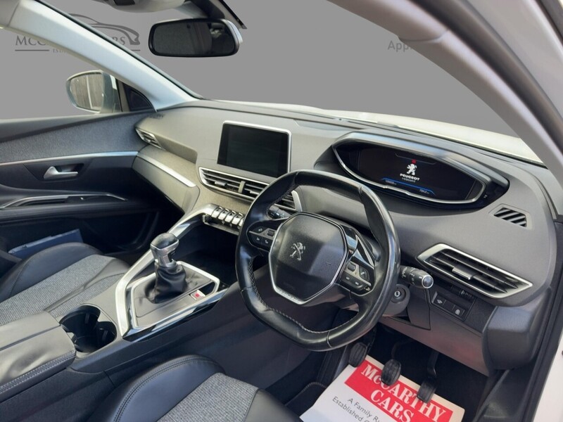 Peugeot 1.2 PURETECH ALLURE SUV 5DR PETROL MANUAL SAT NAV BLUETOOTH DAB STEREO APPLE CARPLAY REAR CAMERA WITH PARKING AIDS JUST 2 OWNERS ONLY 78000 MILES SH 72-74 Mitcham Road