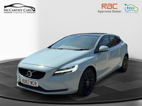 Volvo 2.0 T3 MOMENTUM NAV PLUS HATCHBACK 5DR PETROL MANUAL SATNAV BLUETOOTH DAB RADIO PARKING AIDS JUST 2 OWNERS SAME OWNER FOR 3 YEARS ONLY 71000 MILES FSH