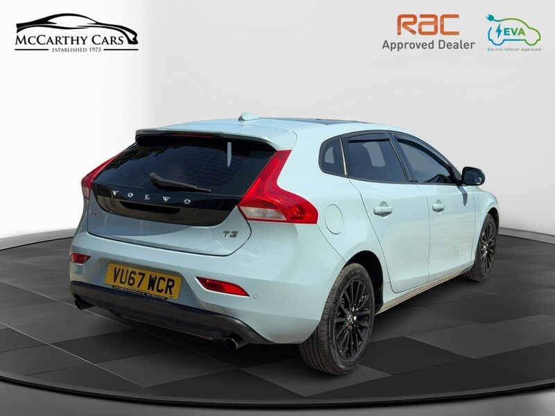 Volvo 2.0 T3 MOMENTUM NAV PLUS HATCHBACK 5DR PETROL MANUAL SATNAV BLUETOOTH DAB RADIO PARKING AIDS JUST 2 OWNERS SAME OWNER FOR 3 YEARS ONLY 71000 MILES FSH 92-96 Mitcham Road