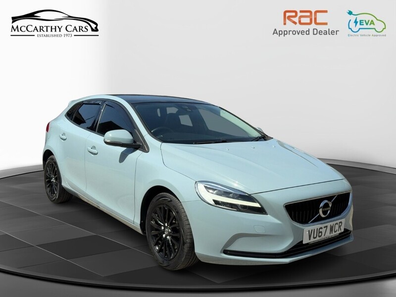 Volvo 2.0 T3 MOMENTUM NAV PLUS HATCHBACK 5DR PETROL MANUAL SATNAV BLUETOOTH DAB RADIO PARKING AIDS JUST 2 OWNERS SAME OWNER FOR 3 YEARS ONLY 71000 MILES FSH 92-96 Mitcham Road