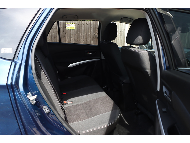 Suzuki 1.0 BOOSTERJET SZ-T SUV 5DR PETROL ALLGRIP MANUAL SAT NAV BLUETOOTH DAB STEREO REAR CAMERA PARKING AIDS 2 OWNERS 76000 MILES FSH 9 SERVICES £35 TO TAX 72-74 Mitcham Road