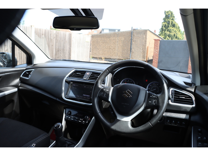 Suzuki 1.0 BOOSTERJET SZ-T SUV 5DR PETROL ALLGRIP MANUAL SAT NAV BLUETOOTH DAB STEREO REAR CAMERA PARKING AIDS 2 OWNERS 76000 MILES FSH 9 SERVICES £35 TO TAX 72-74 Mitcham Road