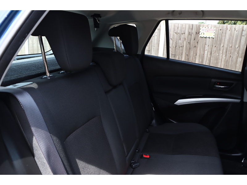 Suzuki 1.0 BOOSTERJET SZ-T SUV 5DR PETROL ALLGRIP MANUAL SAT NAV BLUETOOTH DAB STEREO REAR CAMERA PARKING AIDS 2 OWNERS 76000 MILES FSH 9 SERVICES £35 TO TAX 72-74 Mitcham Road
