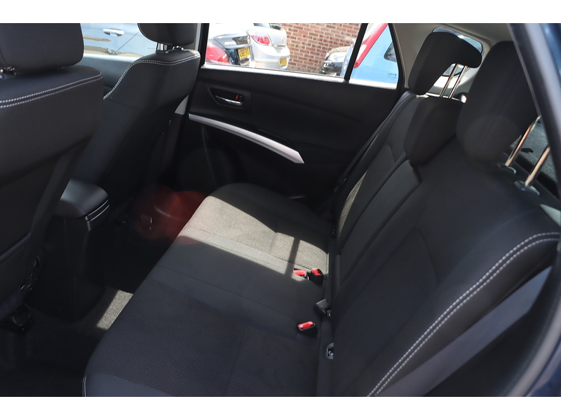 Suzuki 1.0 BOOSTERJET SZ-T SUV 5DR PETROL ALLGRIP MANUAL SAT NAV BLUETOOTH DAB STEREO REAR CAMERA PARKING AIDS 2 OWNERS 76000 MILES FSH 9 SERVICES £35 TO TAX 72-74 Mitcham Road