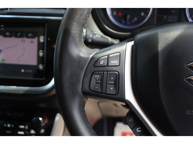 Suzuki 1.0 BOOSTERJET SZ-T SUV 5DR PETROL ALLGRIP MANUAL SAT NAV BLUETOOTH DAB STEREO REAR CAMERA PARKING AIDS 2 OWNERS 76000 MILES FSH 9 SERVICES £35 TO TAX 72-74 Mitcham Road