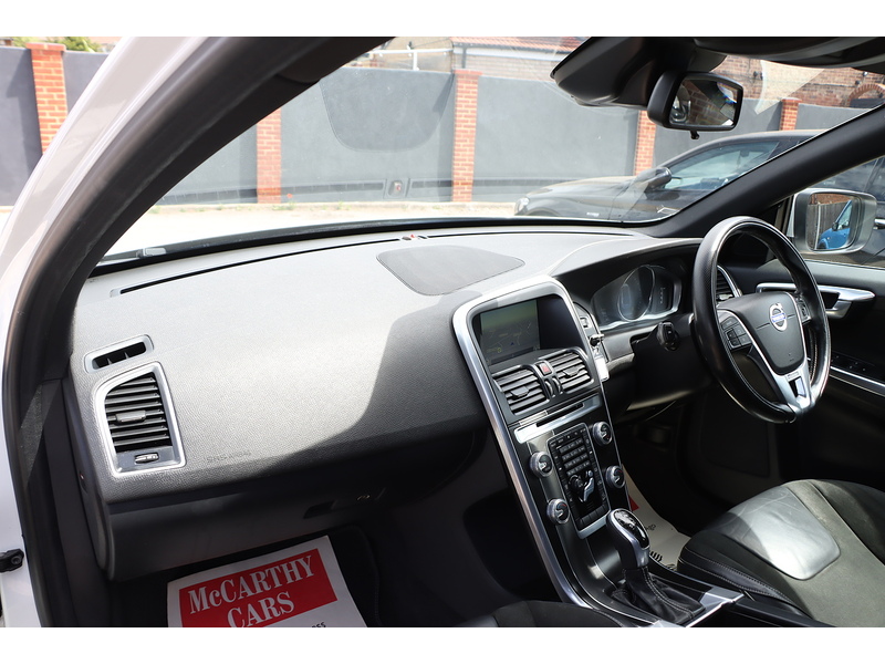 Volvo 2.4 D5 R-Design Nav SUV 5dr Diesel Geartronic AWD Euro 5 (215 ps) 72-74 Mitcham Road