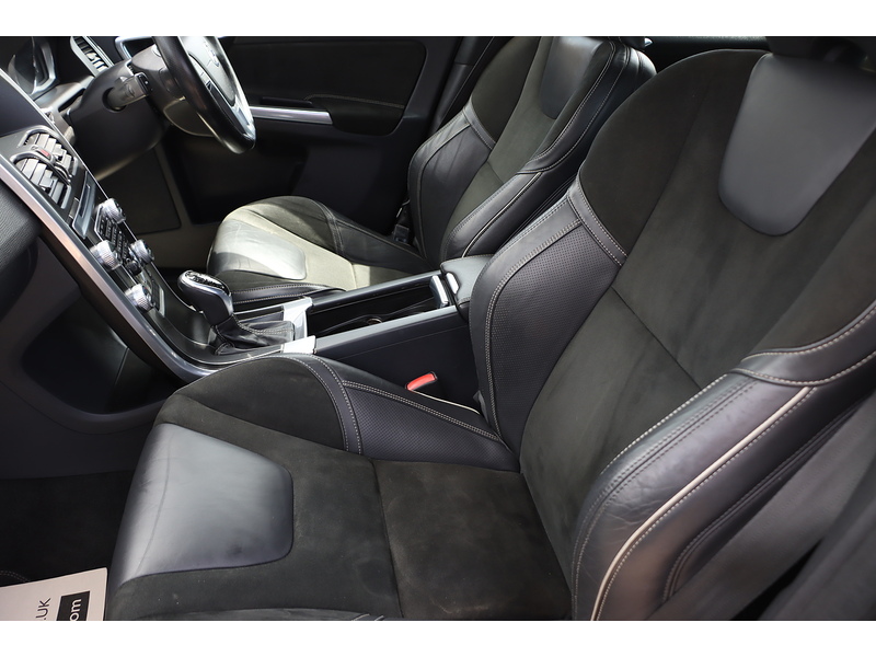 Volvo 2.4 D5 R-Design Nav SUV 5dr Diesel Geartronic AWD Euro 5 (215 ps) 72-74 Mitcham Road