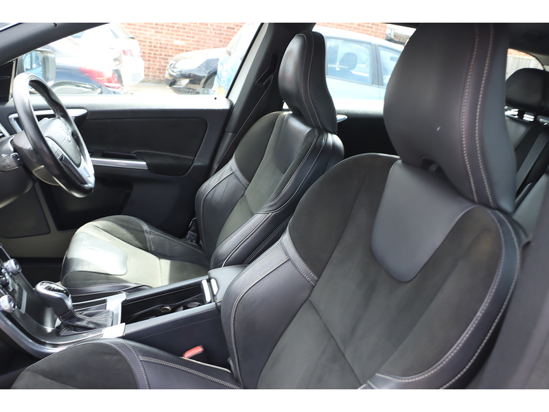 Volvo 2.4 D5 R-Design Nav SUV 5dr Diesel Geartronic AWD Euro 5 (215 ps) 72-74 Mitcham Road