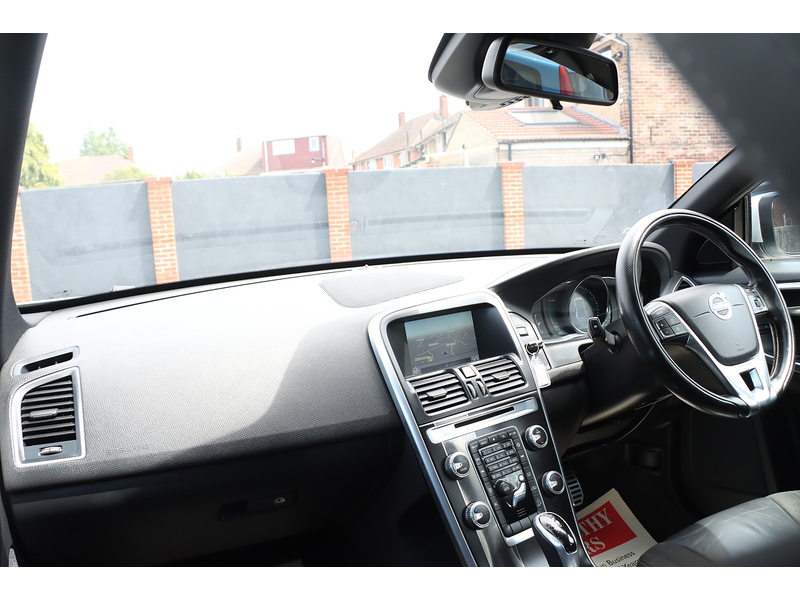 Volvo 2.4 D5 R-Design Nav SUV 5dr Diesel Geartronic AWD Euro 5 (215 ps) 72-74 Mitcham Road